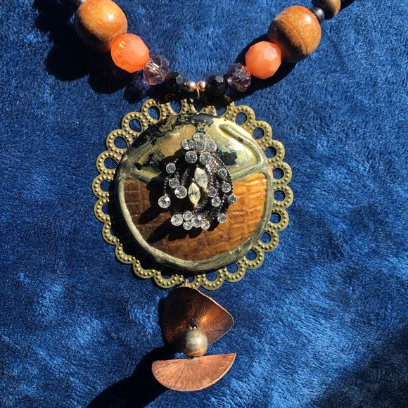 Handcrafted repurpose filigree rhinestone cluster medallion necklace - Picture 6 of 10